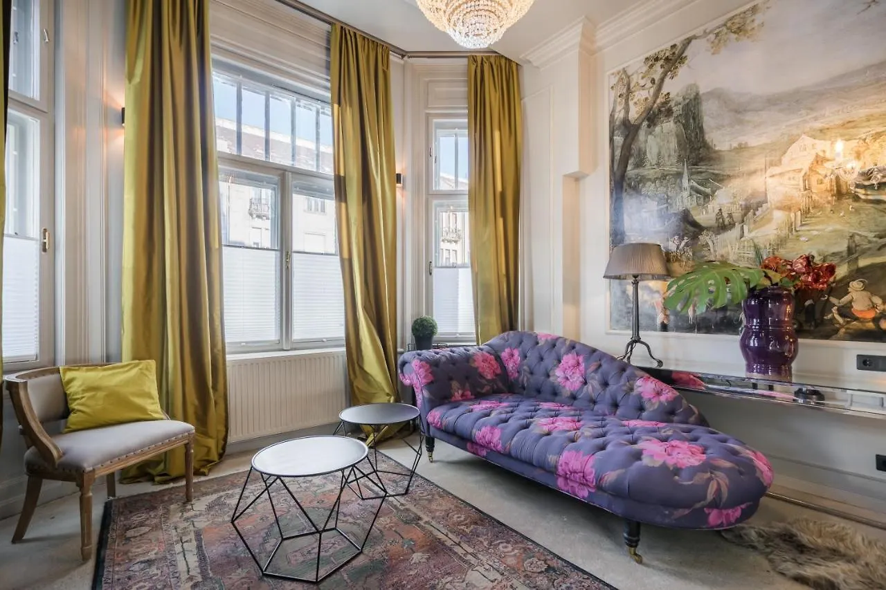 Bpr Violet Noir Apartment With A/C Budapest