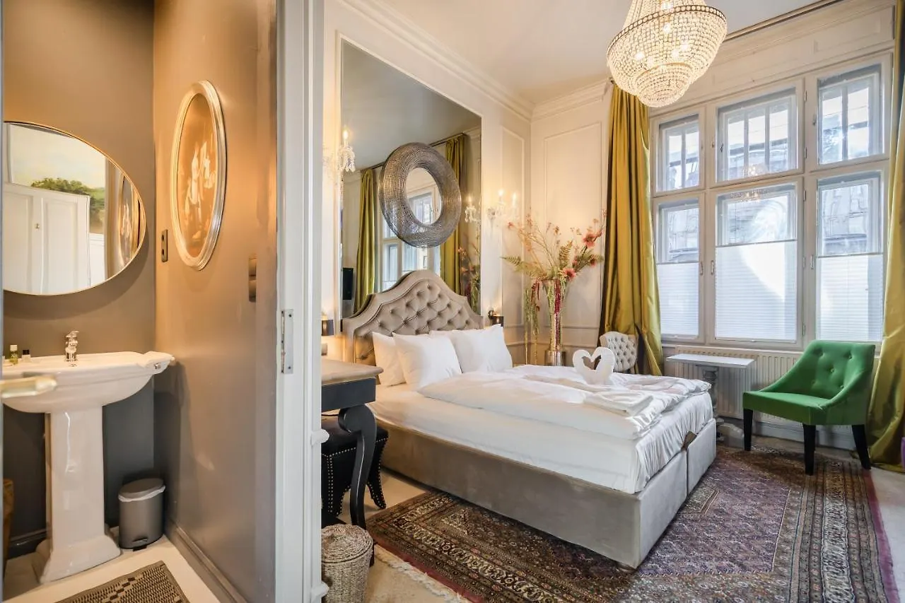 Bpr Violet Noir Apartment With A/C Budapest