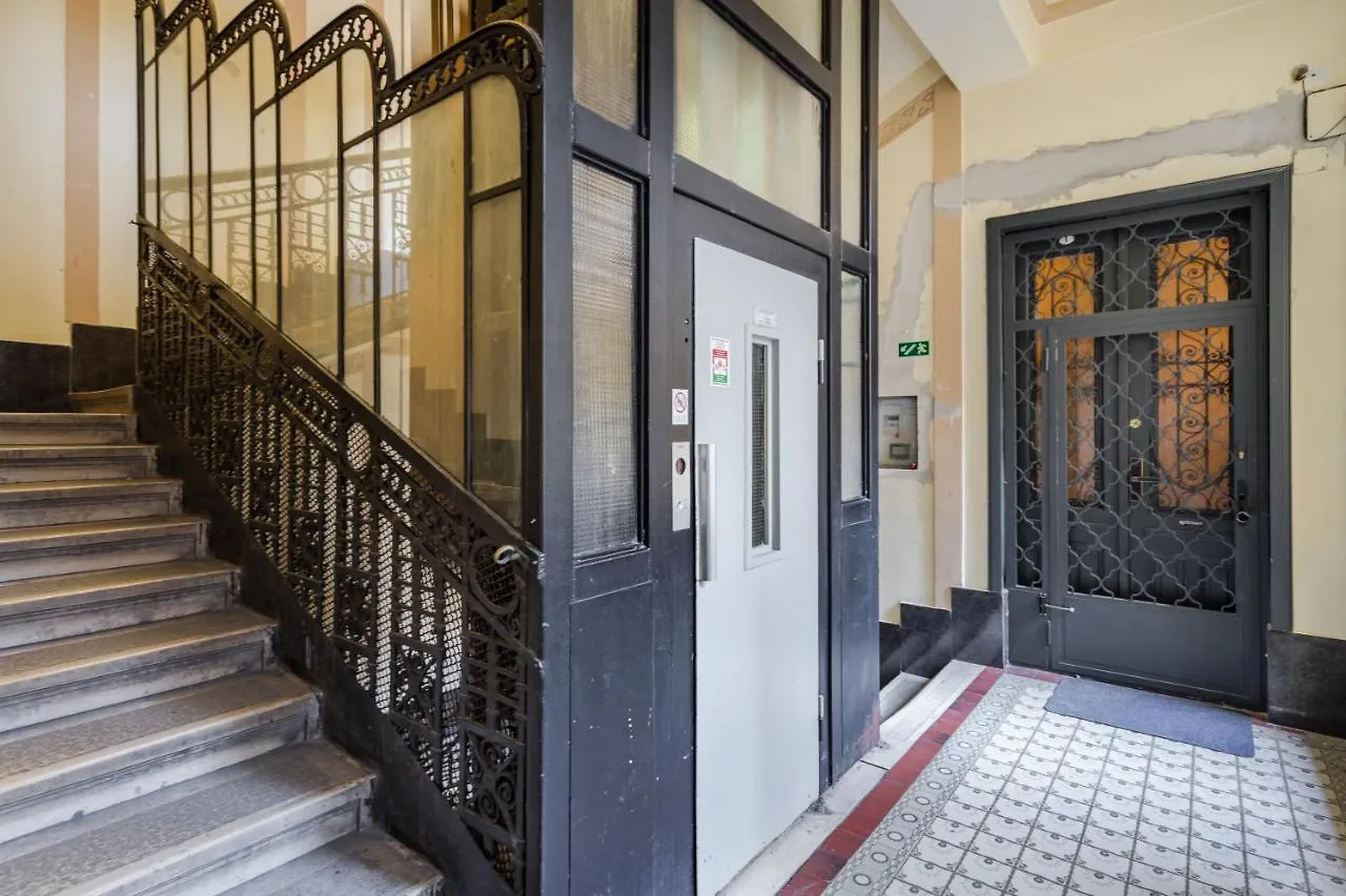 Bpr Violet Noir Apartment With A/C Budapest Hungary
