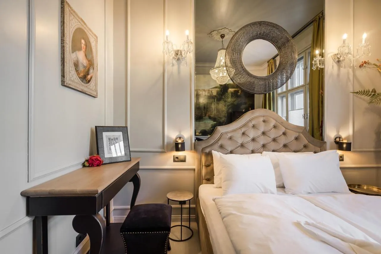 Bpr Violet Noir Apartment With A/C Budapest