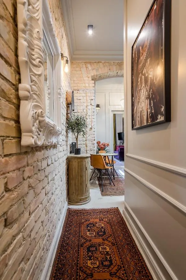 Bpr Violet Noir Apartment With A/C Budapest 0*,  Hungary