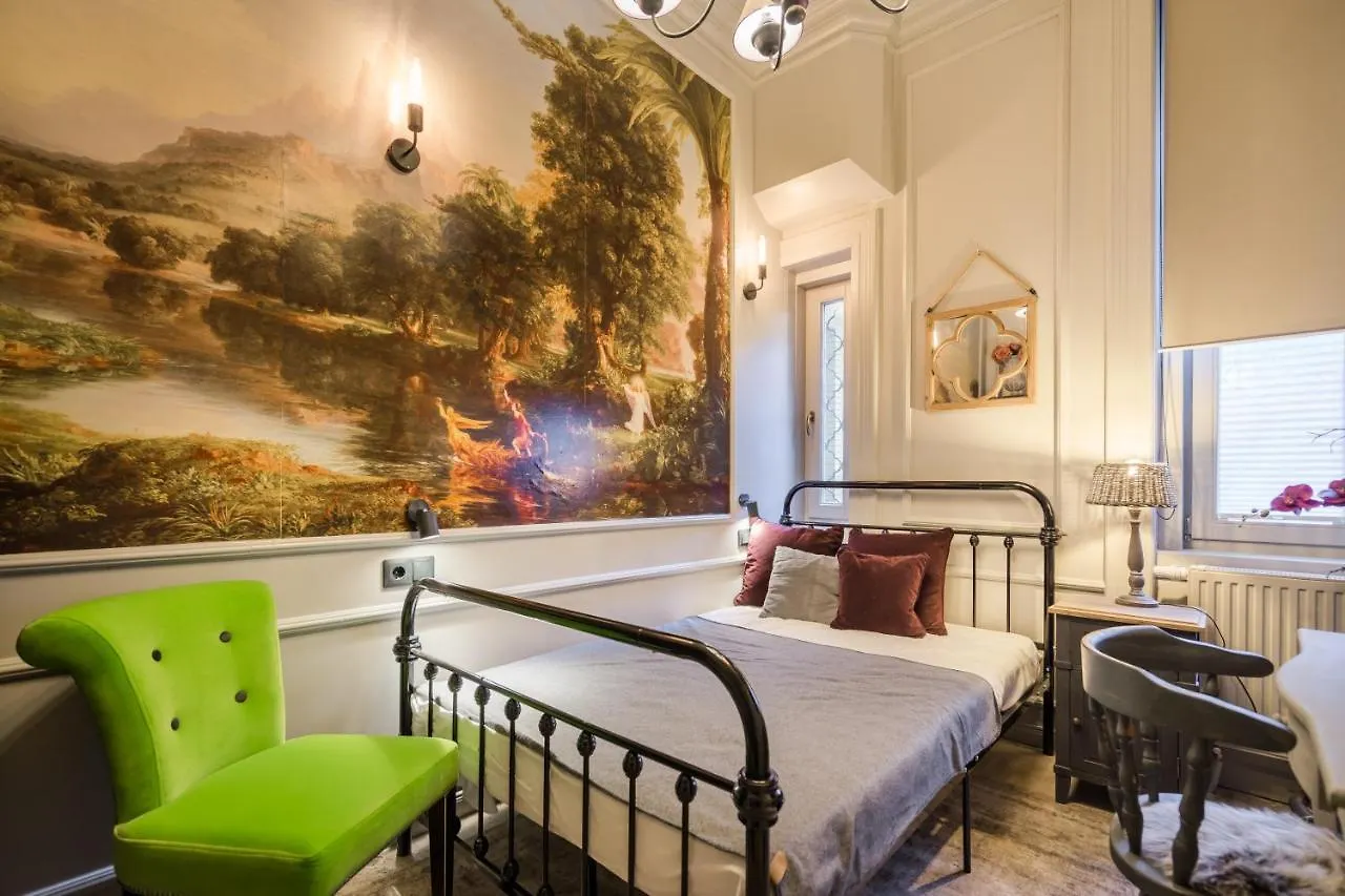 Bpr Violet Noir Apartment With A/C Budapest Hungary
